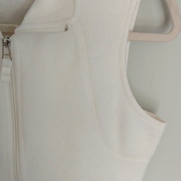 DONATING SOON Kim Rogers Petite Off White / Cream Fuzzy Zip-Up Vest Pockets - Picture 3 of 10